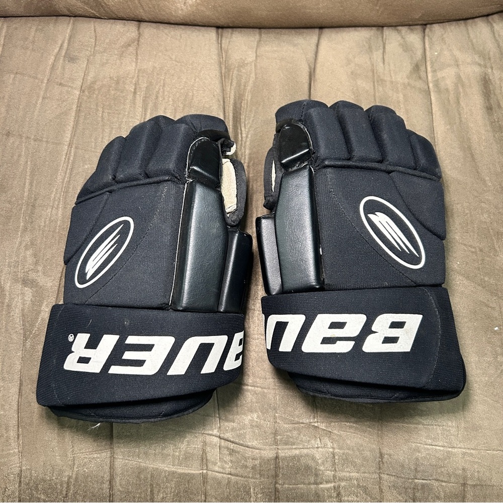 Bauer Black and White Hockey Gloves